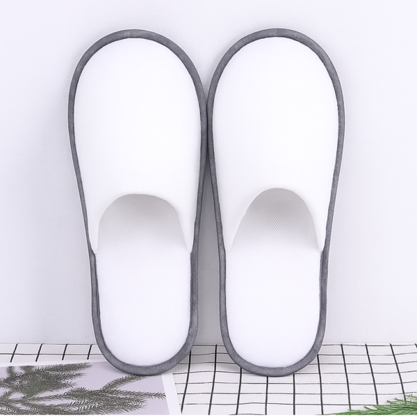 Pantofole Bianche in Tessuto con Bordo Grigio